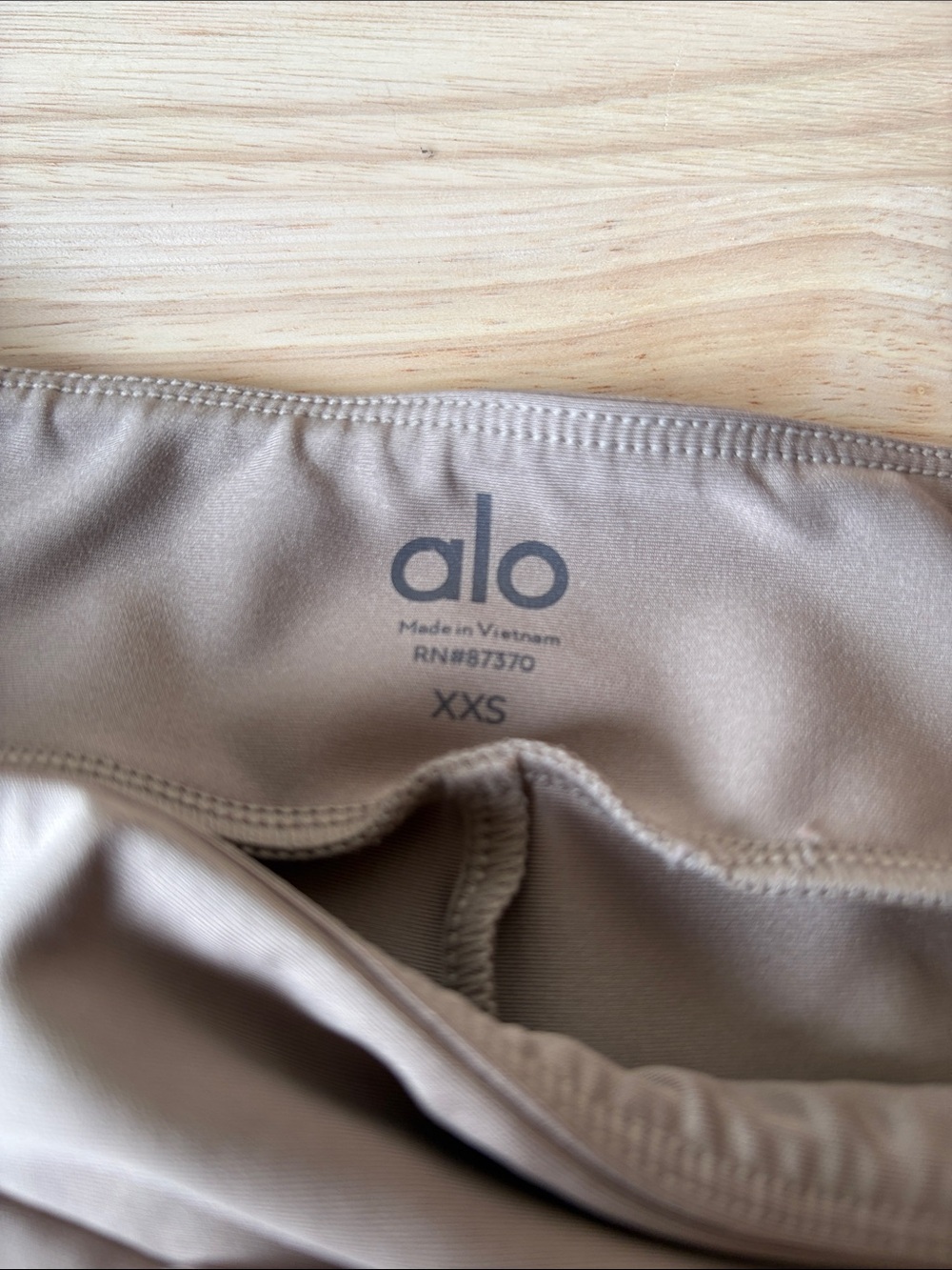 ALO Yoga Women's Leggings in Taupe